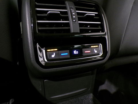 Volkswagen Passat Variant 1.8 TSI DSG Highline 180PK "Automaat" Apple-Carplay Full-LED Adaptive-cruise Keyless Stoelverwarming