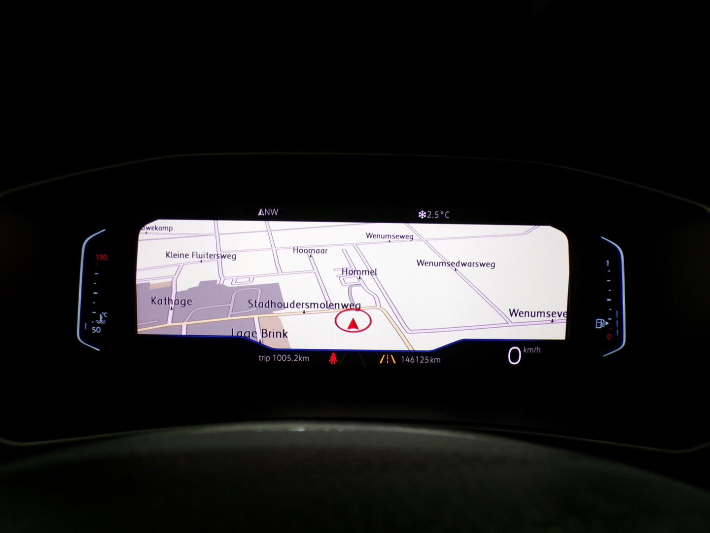 Volkswagen T-Roc 1.0 TSI Style "Origineel NL!" Virtual Apple-Carplay Adaptive-Cruise Parkeersensoren Navigatie Lane-assist