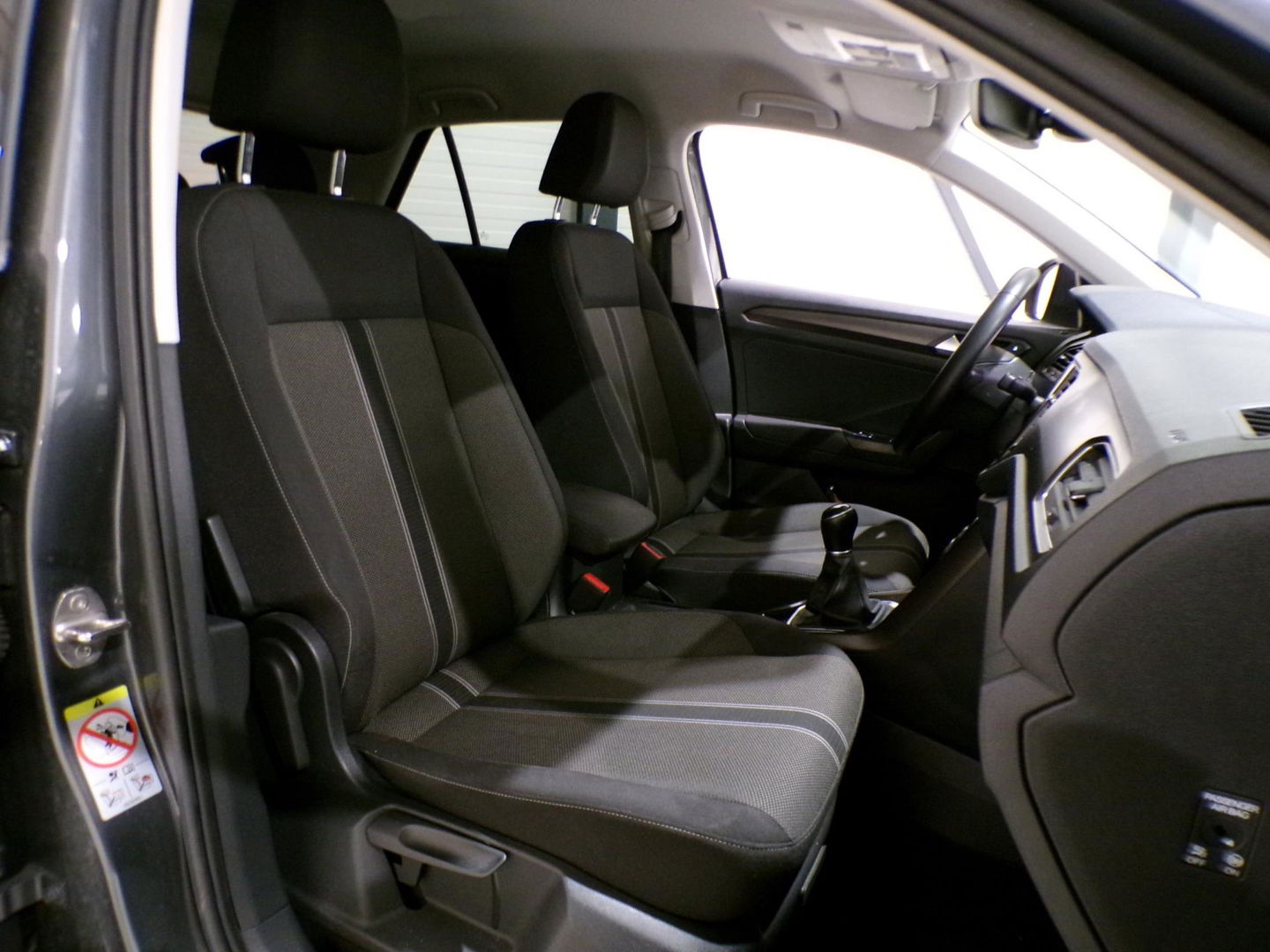 Volkswagen T-Roc 1.0 TSI Style "Origineel NL!" Virtual Apple-Carplay Adaptive-Cruise Parkeersensoren Navigatie Lane-assist