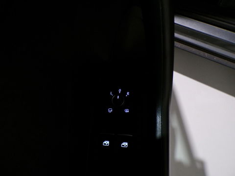 Volkswagen T-Roc 1.0 TSI Style "Origineel NL!" Virtual Apple-Carplay Adaptive-Cruise Parkeersensoren Navigatie Lane-assist