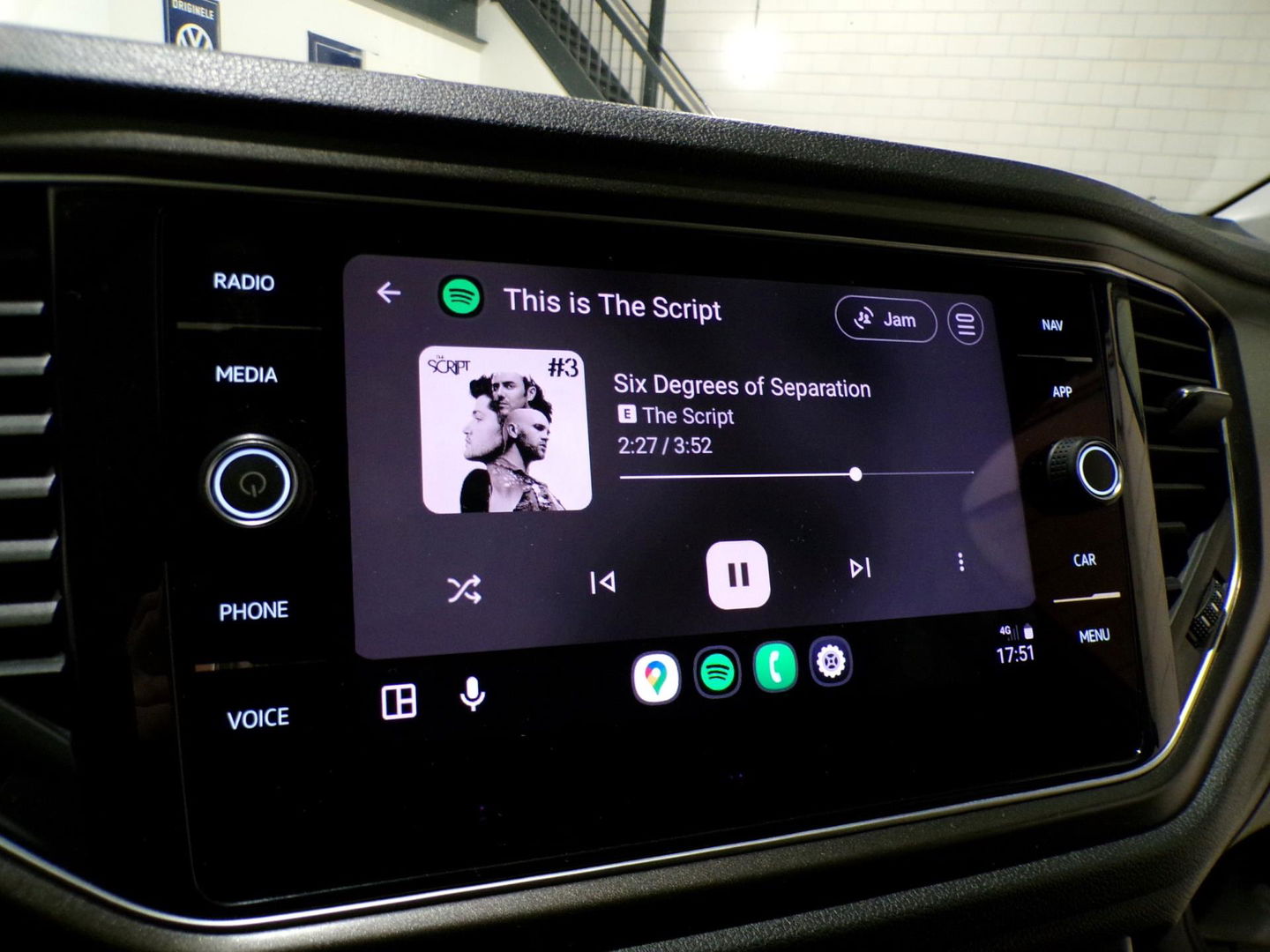 Volkswagen T-Roc 1.0 TSI Style "Origineel NL!" Virtual Apple-Carplay Adaptive-Cruise Parkeersensoren Navigatie Lane-assist