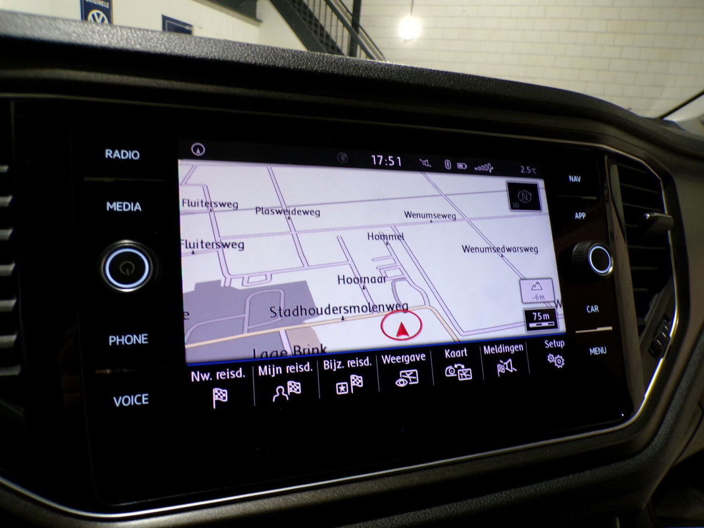 Volkswagen T-Roc 1.0 TSI Style "Origineel NL!" Virtual Apple-Carplay Adaptive-Cruise Parkeersensoren Navigatie Lane-assist