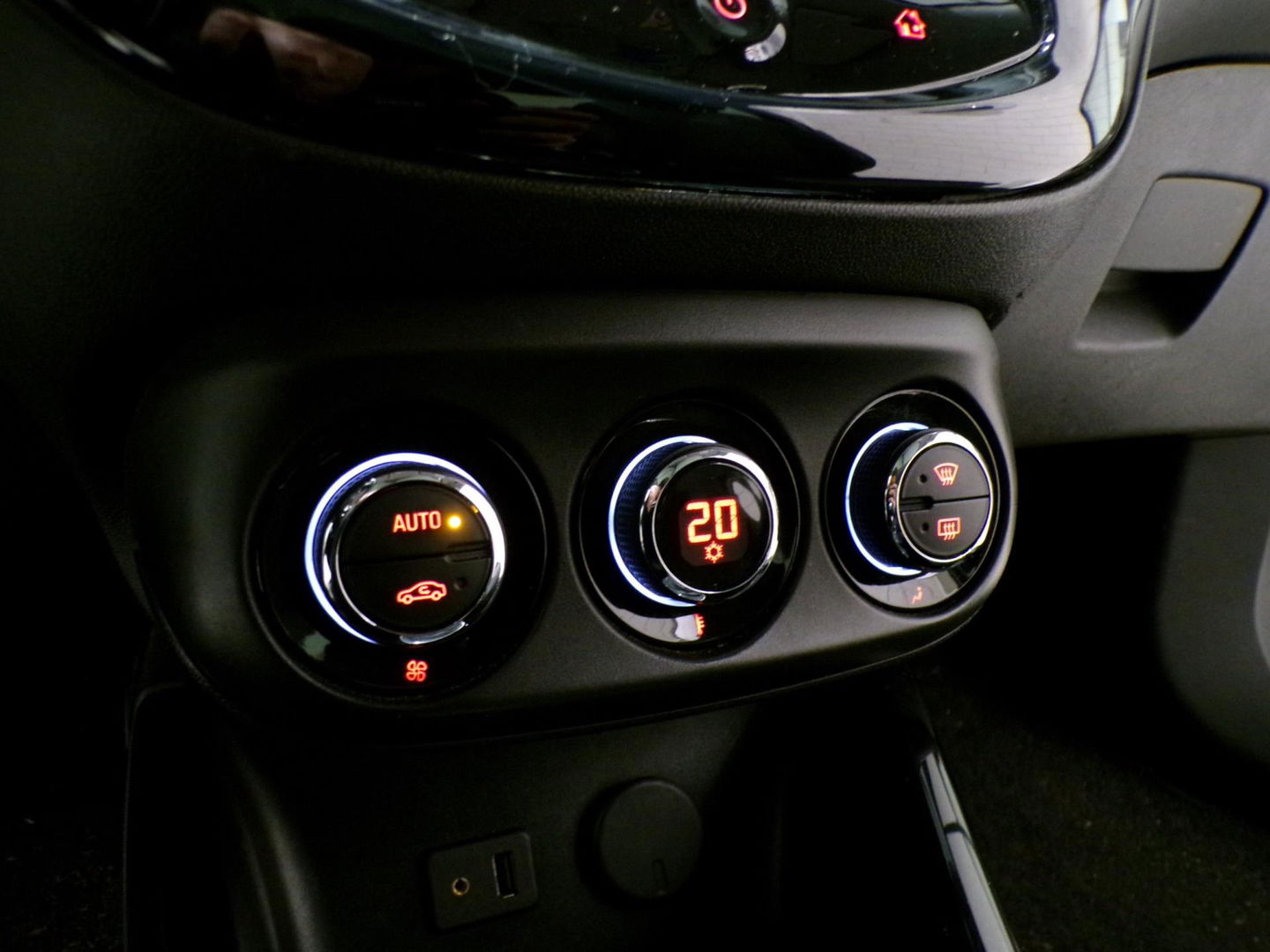 Opel ADAM 1.4 Glam "Origineel NL!" Panoramadak Bluetooth Cruise-control Leer Climatronic 17"Velgen Parkeersensoren