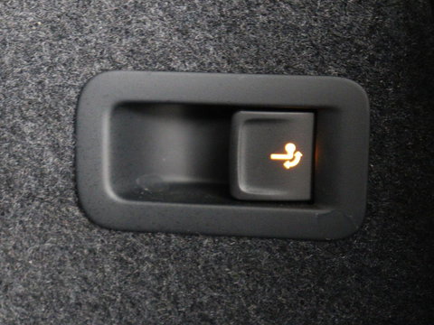 Škoda Karoq 1.5 TSI Sportline | Trekhaak | Stoelverwarming | Virtual Cockpit | Stuurverwarming | Carplay | Sportstoelen | Camera | Navigatie | Cruise control | Parkeerhulp