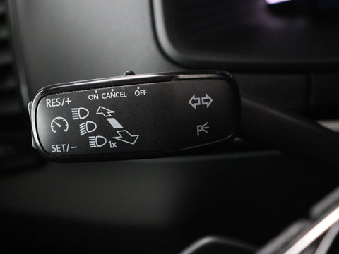 Škoda Karoq 1.5 TSI Sportline | Trekhaak | Stoelverwarming | Virtual Cockpit | Stuurverwarming | Carplay | Sportstoelen | Camera | Navigatie | Cruise control | Parkeerhulp