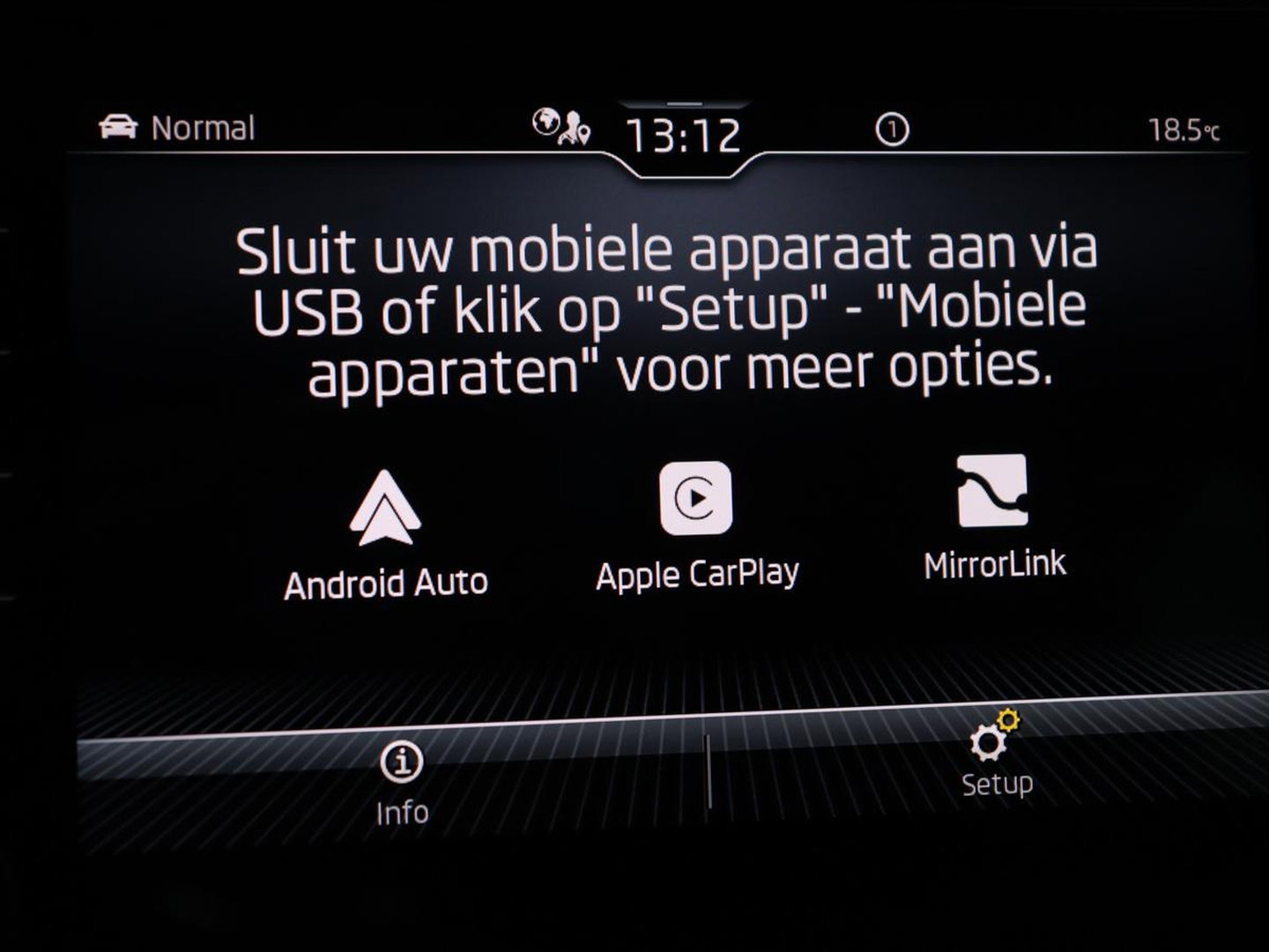 Škoda Karoq 1.5 TSI Sportline | Trekhaak | Stoelverwarming | Virtual Cockpit | Stuurverwarming | Carplay | Sportstoelen | Camera | Navigatie | Cruise control | Parkeerhulp