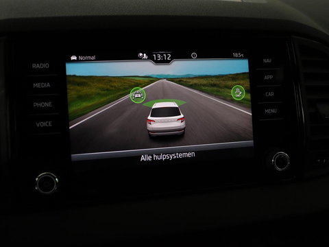 Škoda Karoq 1.5 TSI Sportline | Trekhaak | Stoelverwarming | Virtual Cockpit | Stuurverwarming | Carplay | Sportstoelen | Camera | Navigatie | Cruise control | Parkeerhulp