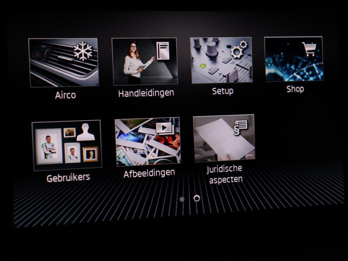 Škoda Karoq 1.5 TSI Sportline | Trekhaak | Stoelverwarming | Virtual Cockpit | Stuurverwarming | Carplay | Sportstoelen | Camera | Navigatie | Cruise control | Parkeerhulp