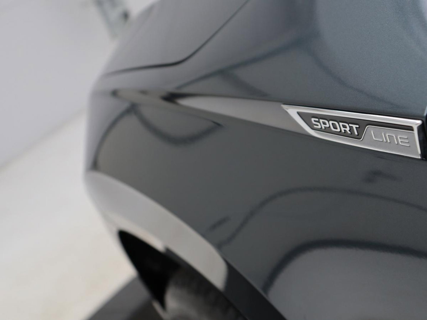 Škoda Karoq 1.5 TSI Sportline | Trekhaak | Stoelverwarming | Virtual Cockpit | Stuurverwarming | Carplay | Sportstoelen | Camera | Navigatie | Cruise control | Parkeerhulp