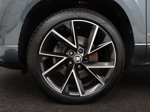 Škoda Karoq 1.5 TSI Sportline | Trekhaak | Stoelverwarming | Virtual Cockpit | Stuurverwarming | Carplay | Sportstoelen | Camera | Navigatie | Cruise control | Parkeerhulp