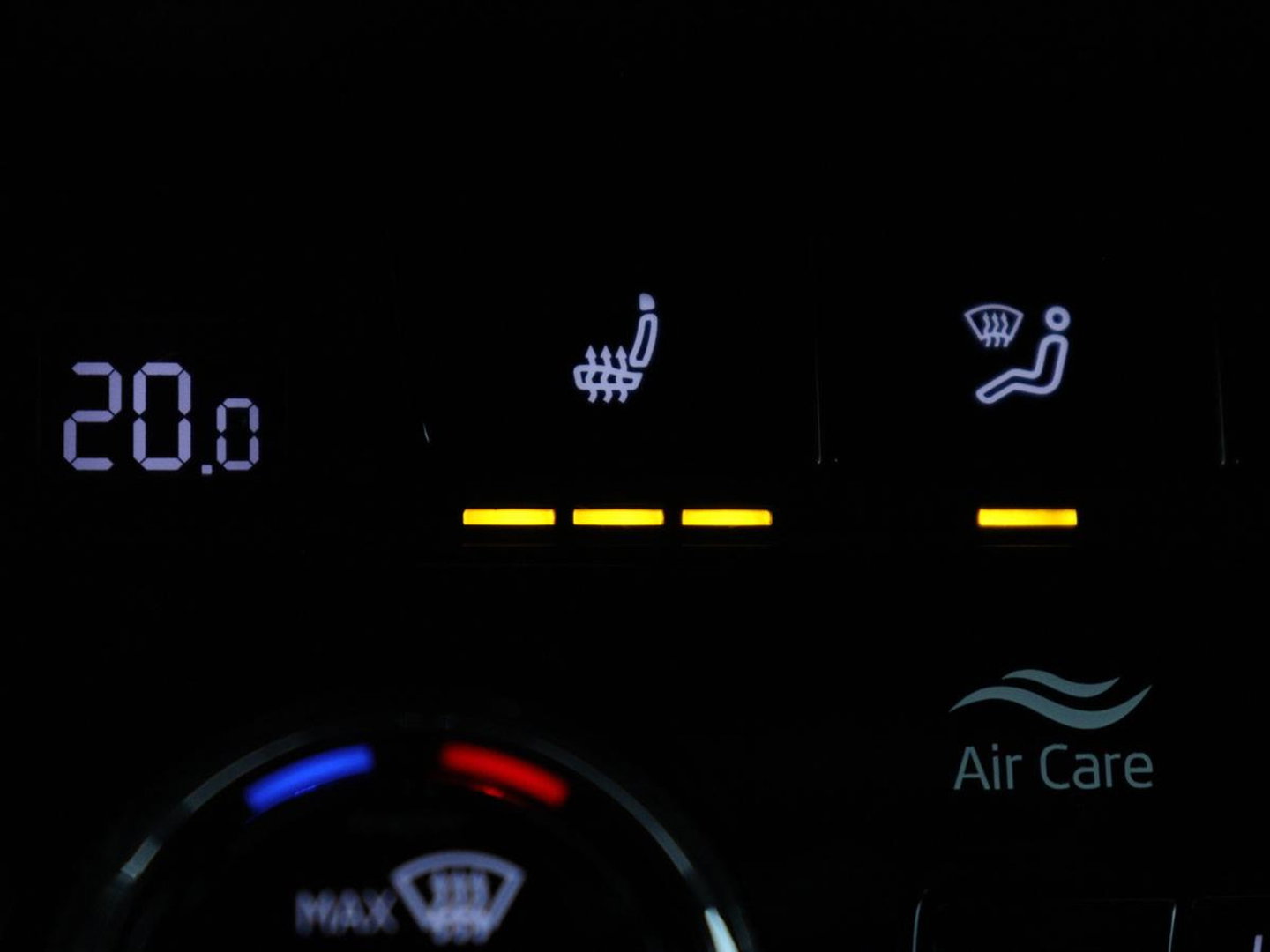 Škoda Karoq 1.5 TSI Sportline | Trekhaak | Stoelverwarming | Virtual Cockpit | Stuurverwarming | Carplay | Sportstoelen | Camera | Navigatie | Cruise control | Parkeerhulp