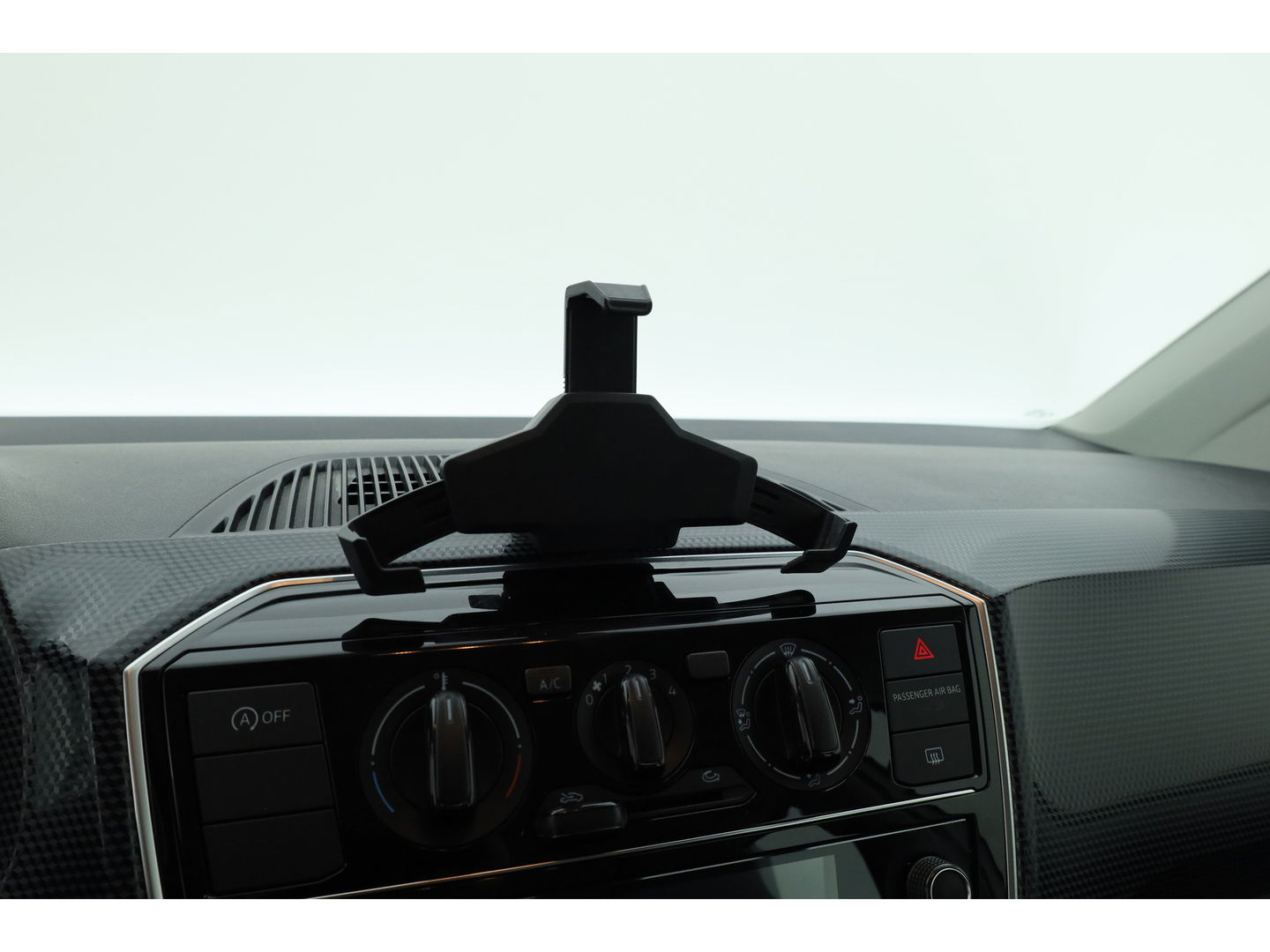 Volkswagen up! 1.0 BMT move up! | Airco | Bluetooth | Radio | Licht\Regen Sensor | DAB | All season