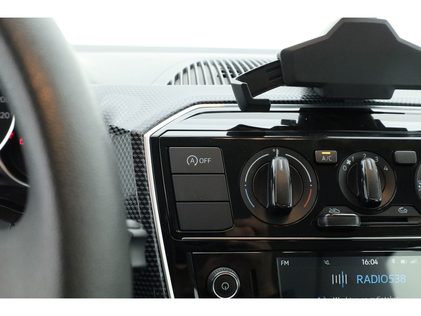 Volkswagen up! 1.0 BMT move up! | Airco | Bluetooth | Radio | Licht\Regen Sensor | DAB | All season