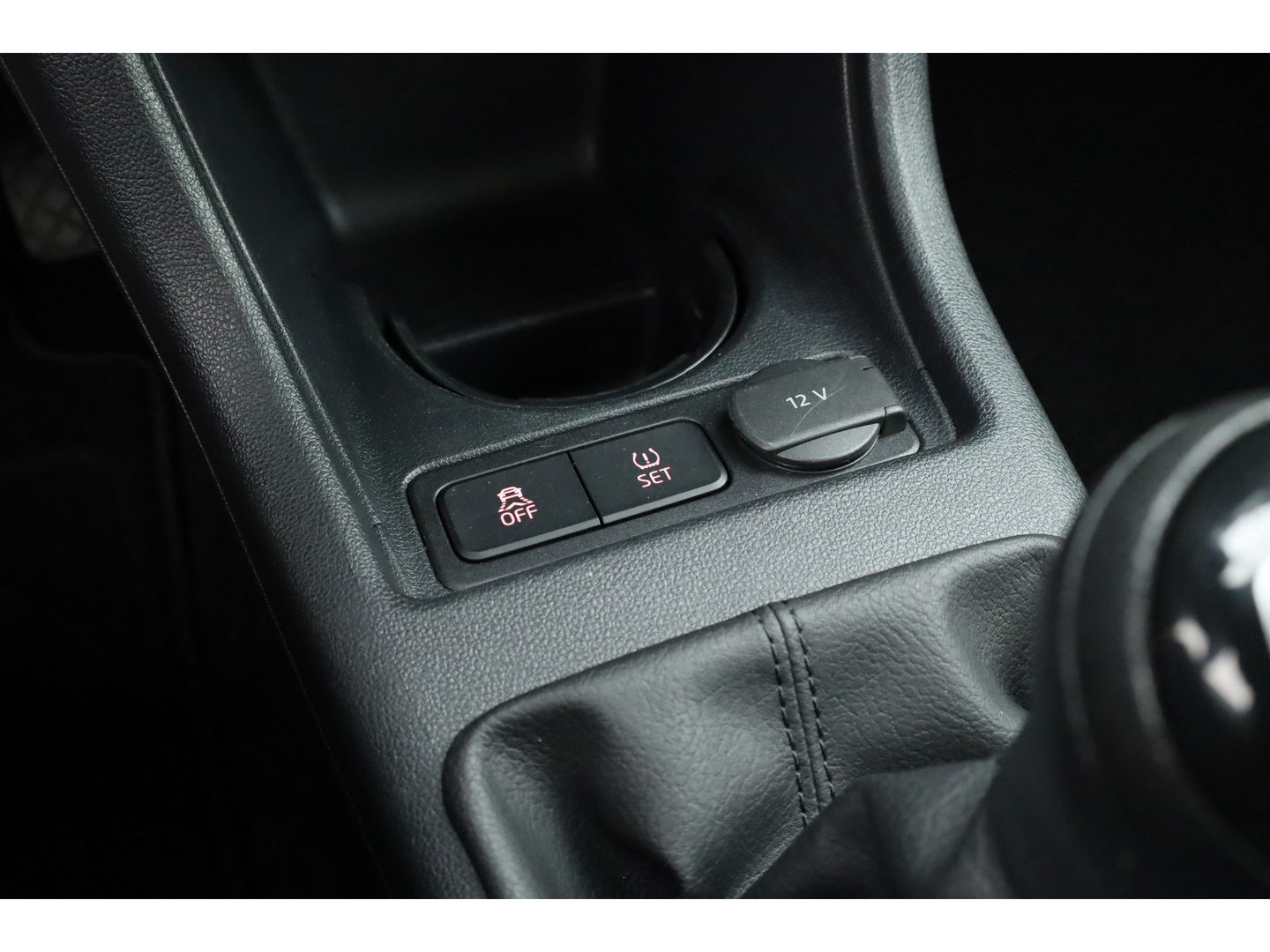 Volkswagen up! 1.0 BMT move up! | Airco | Bluetooth | Radio | Licht\Regen Sensor | DAB | All season