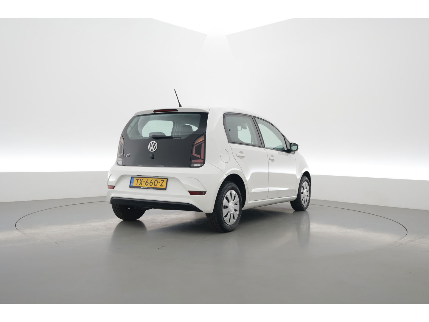 Volkswagen up! 1.0 BMT move up! | Airco | Bluetooth | Radio | Licht\Regen Sensor | DAB | All season