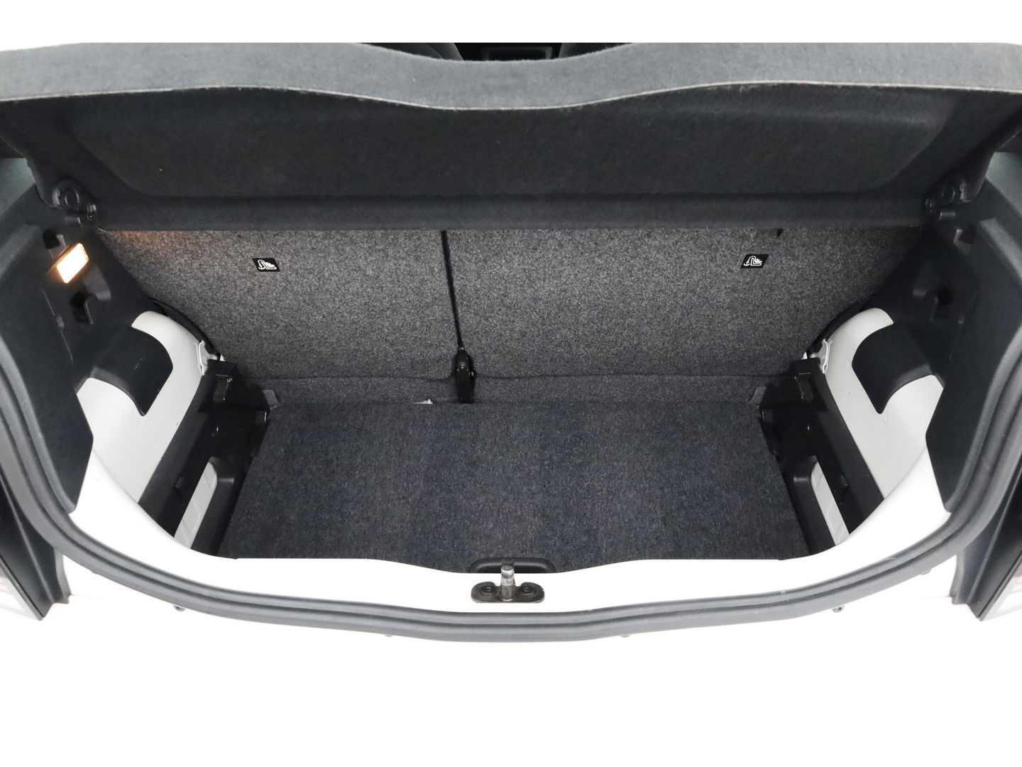 Volkswagen up! 1.0 BMT move up! | Airco | Bluetooth | Radio | Licht\Regen Sensor | DAB | All season