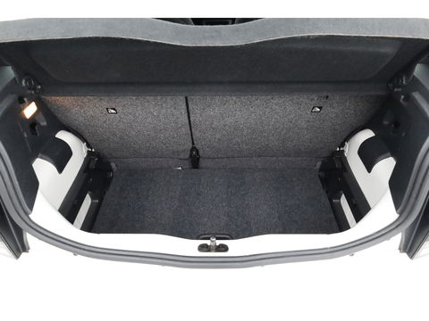 Volkswagen up! 1.0 BMT move up! | Airco | Bluetooth | Radio | Licht\Regen Sensor | DAB | All season