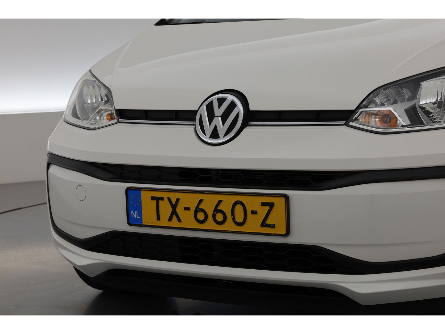 Volkswagen up! 1.0 BMT move up! | Airco | Bluetooth | Radio | Licht\Regen Sensor | DAB | All season