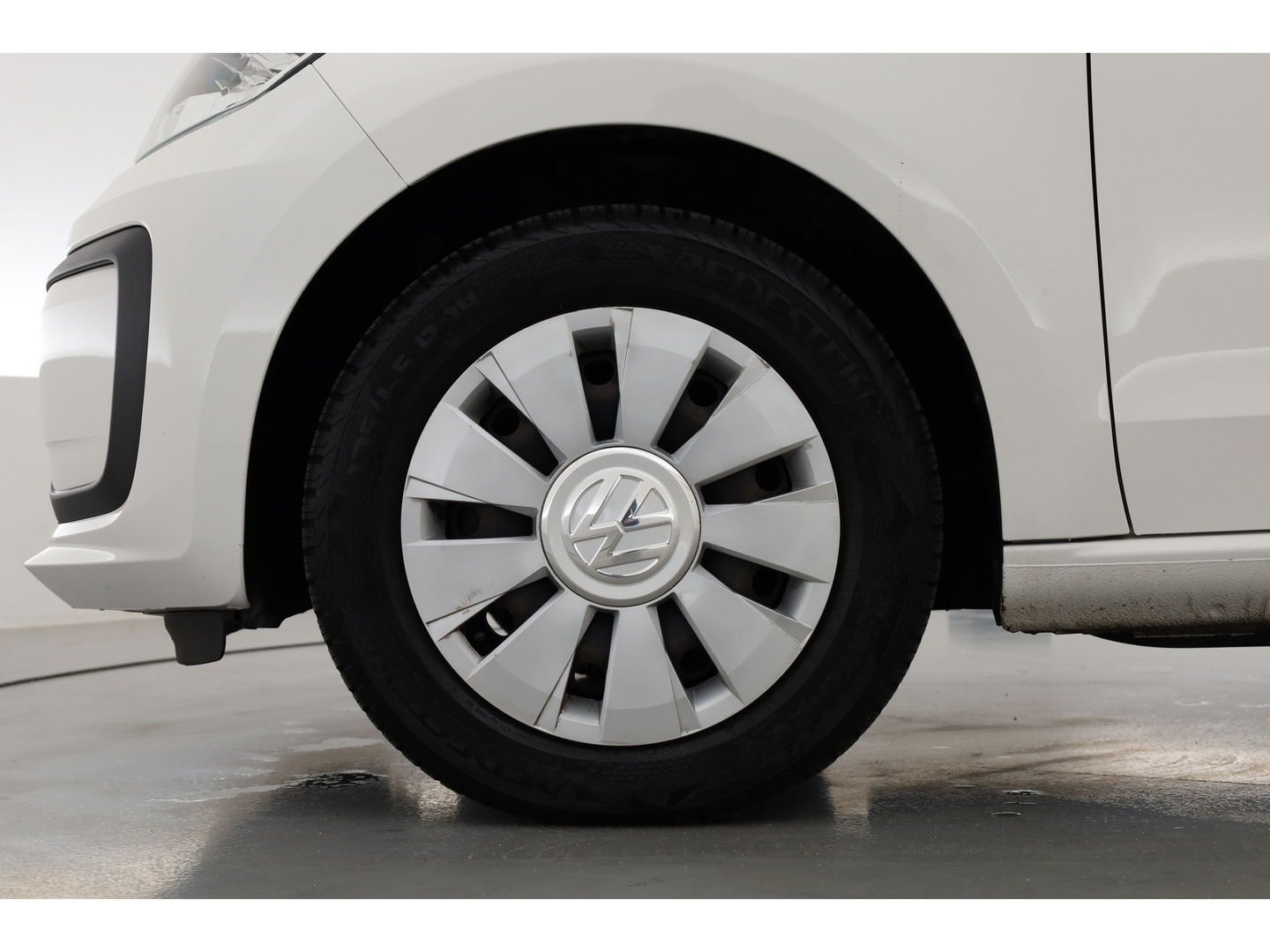 Volkswagen up! 1.0 BMT move up! | Airco | Bluetooth | Radio | Licht\Regen Sensor | DAB | All season