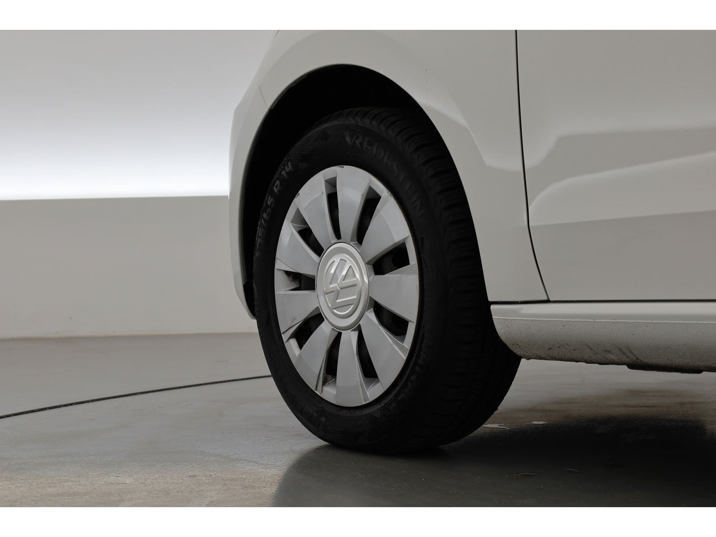 Volkswagen up! 1.0 BMT move up! | Airco | Bluetooth | Radio | Licht\Regen Sensor | DAB | All season