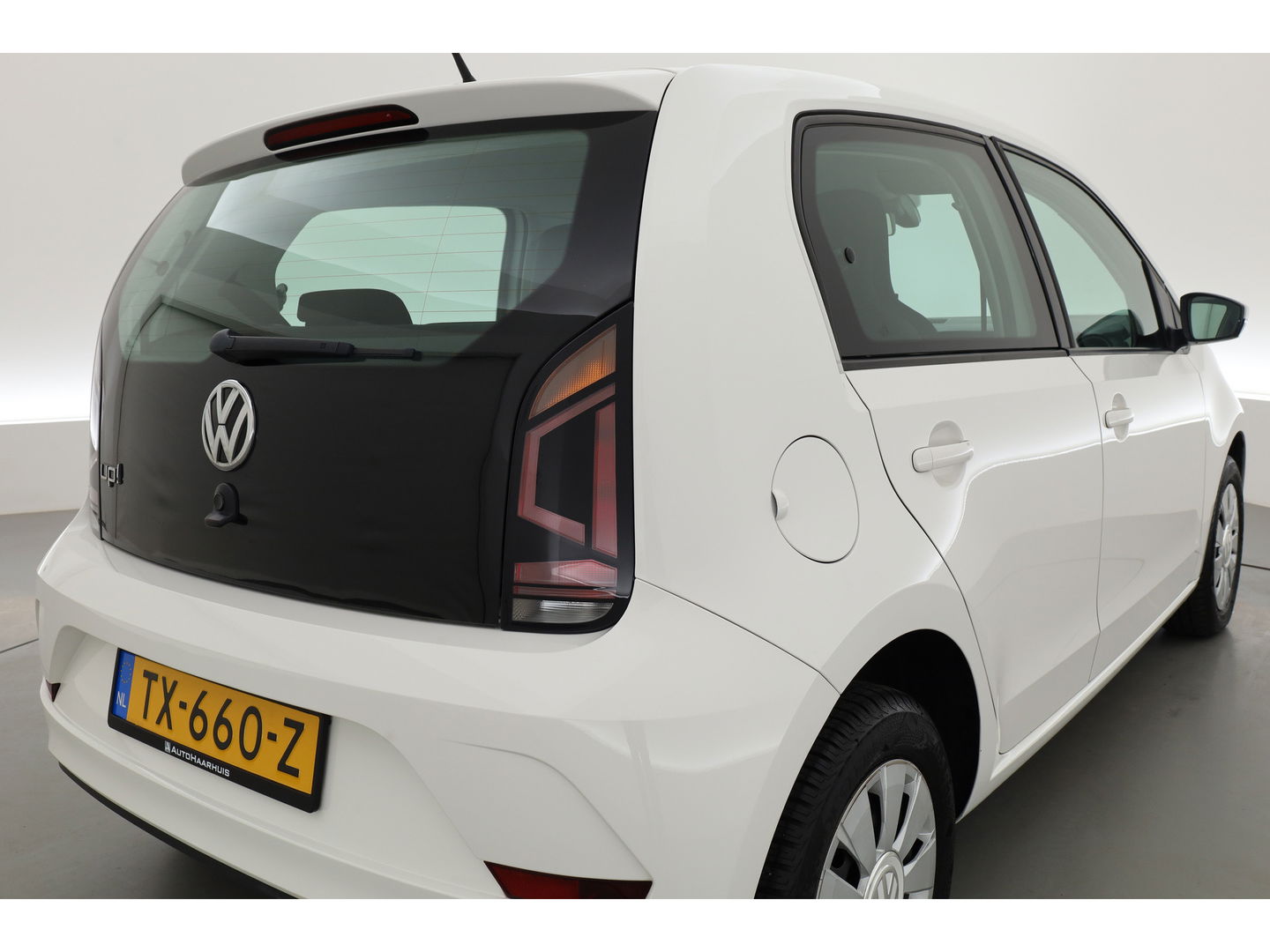 Volkswagen up! 1.0 BMT move up! | Airco | Bluetooth | Radio | Licht\Regen Sensor | DAB | All season