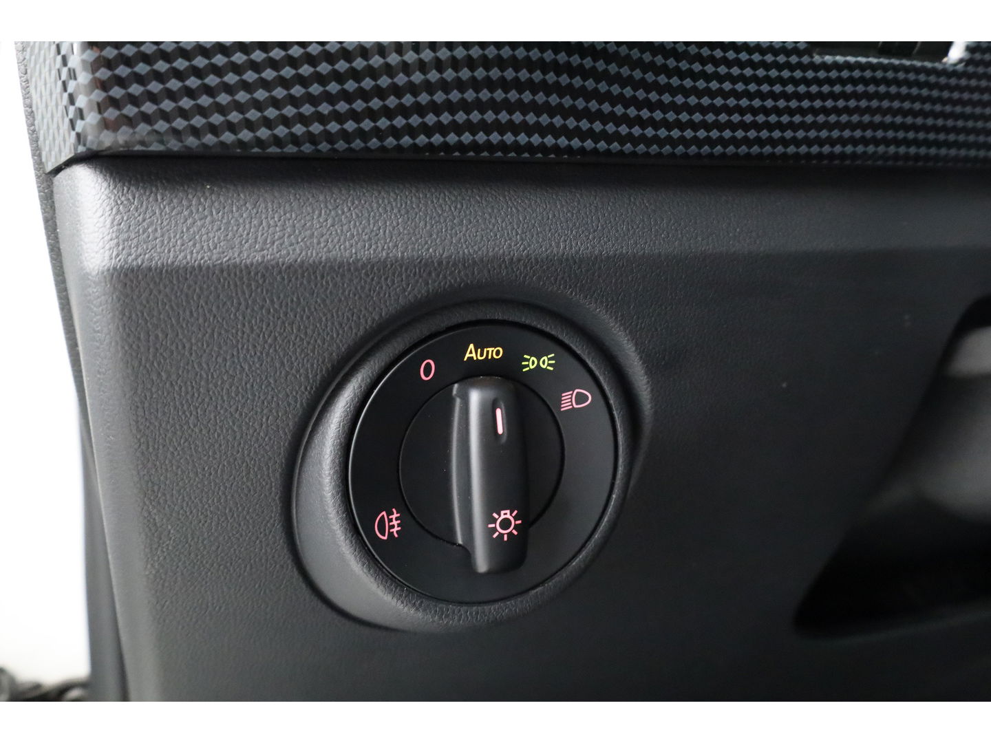 Volkswagen up! 1.0 BMT move up! | Airco | Bluetooth | Radio | Licht\Regen Sensor | DAB | All season