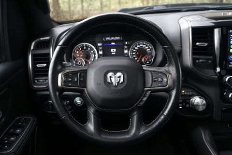 Dodge Ram 1500 4X4 5.7 V8 4x4 Crew Cab 5'7 Sport