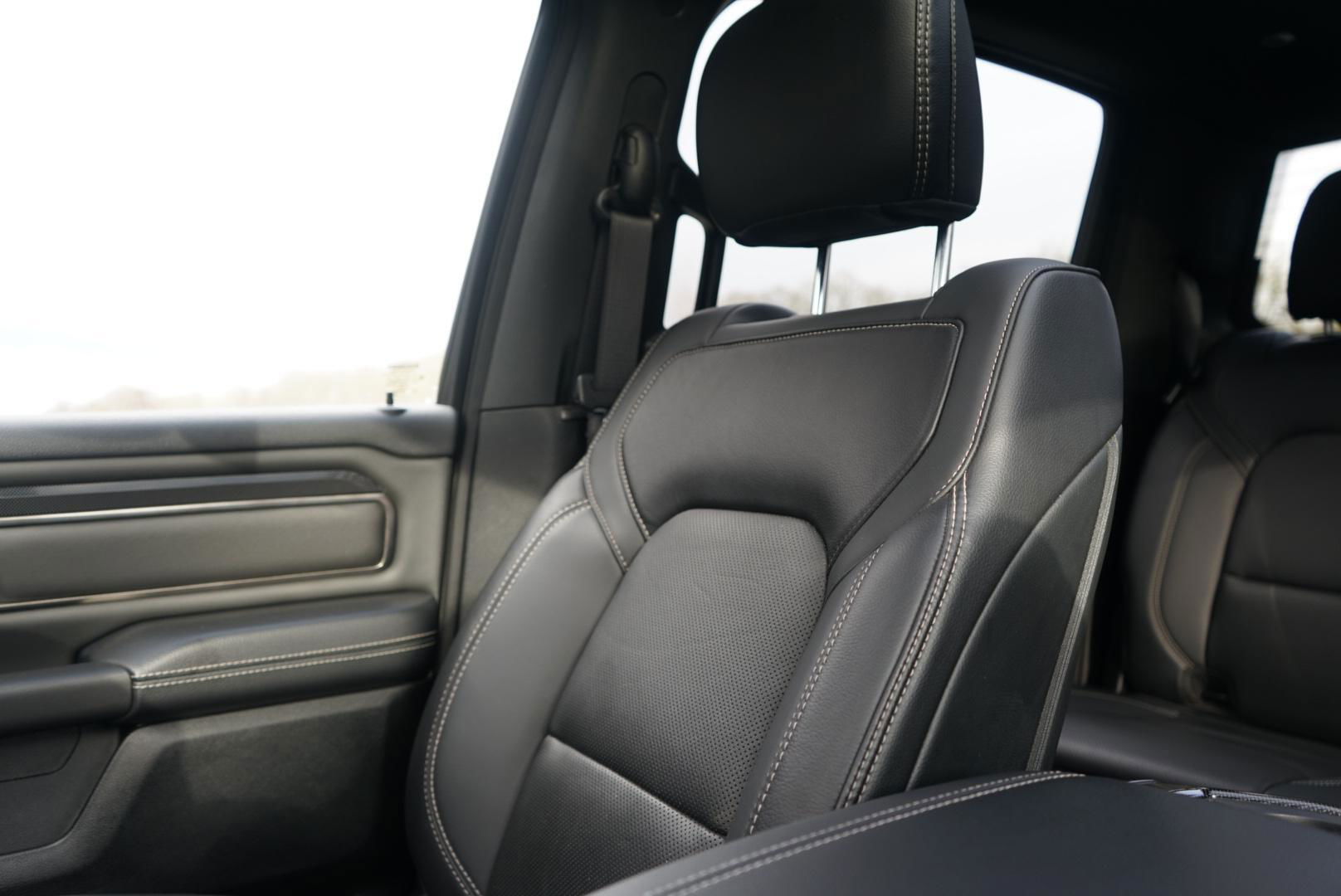 Dodge Ram 1500 4X4 5.7 V8 4x4 Crew Cab 5'7 Sport