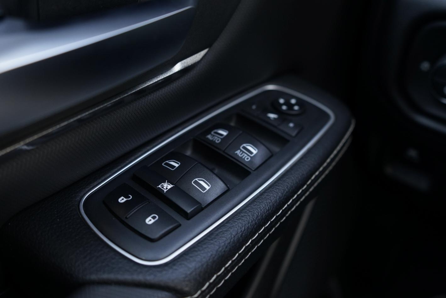 Dodge Ram Pick-Up 1500 4X4 5.7 V8 4x4 Crew Cab 5'7 Sport