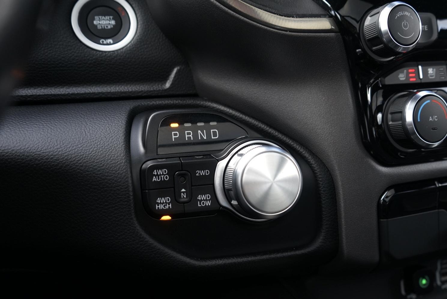 Dodge Ram Pick-Up 1500 4X4 5.7 V8 4x4 Crew Cab 5'7 Sport