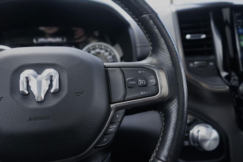 Dodge Ram Pick-Up 1500 4X4 5.7 V8 4x4 Crew Cab 5'7 Sport