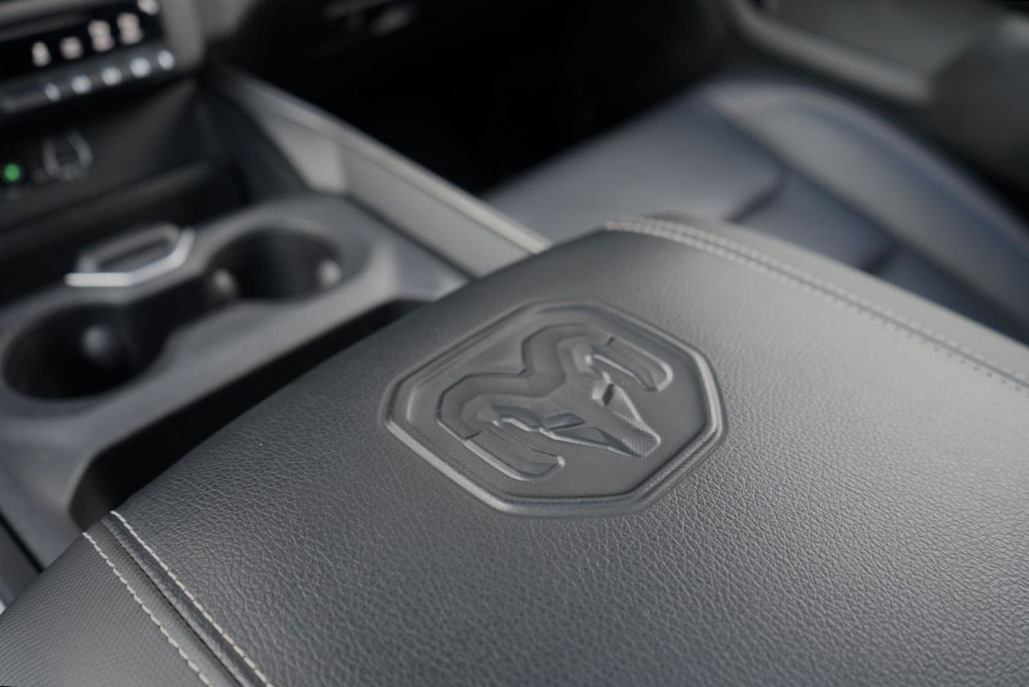 Dodge Ram Pick-Up 1500 4X4 5.7 V8 4x4 Crew Cab 5'7 Sport