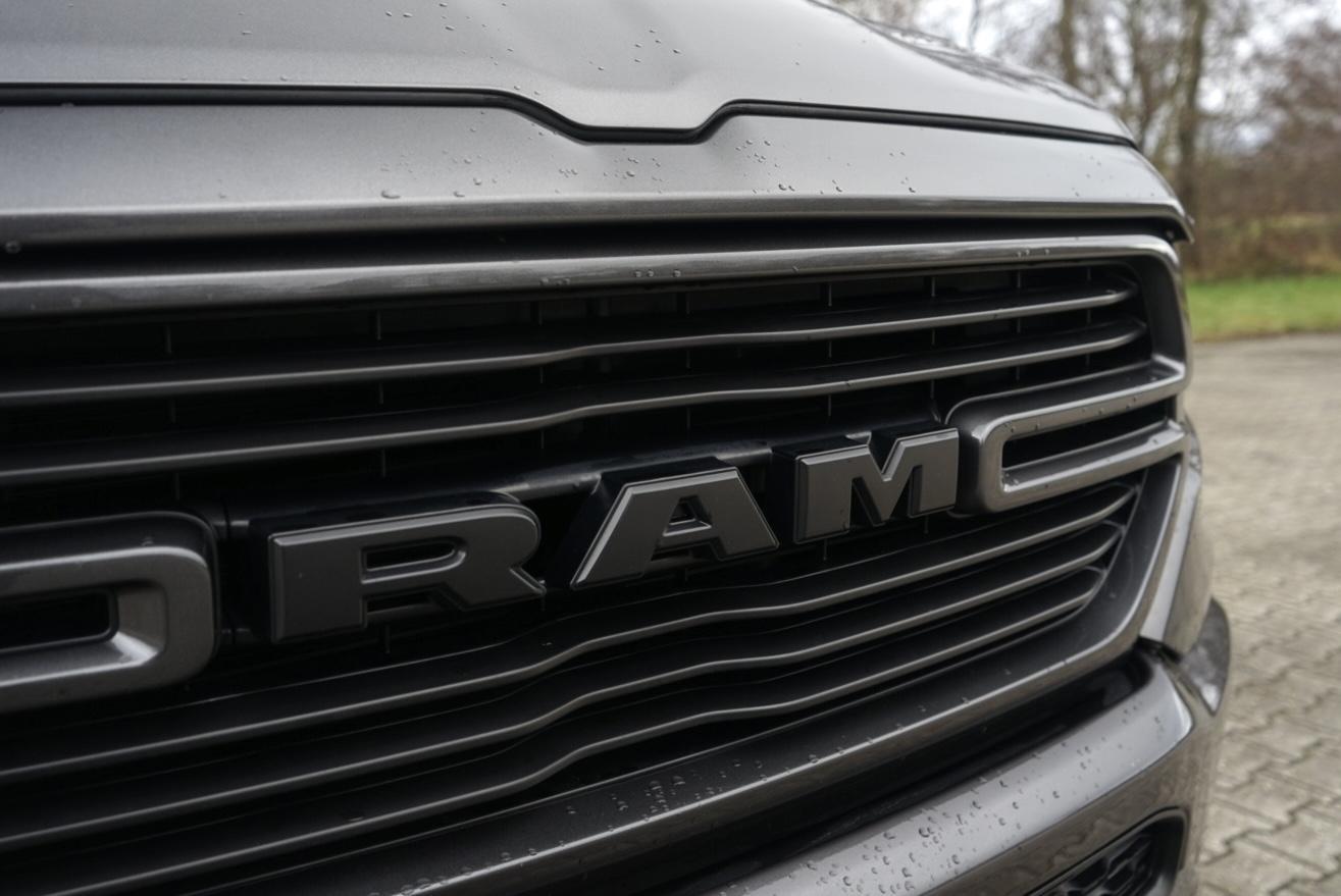 Dodge Ram 1500 4X4 5.7 V8 4x4 Crew Cab 5'7 Sport