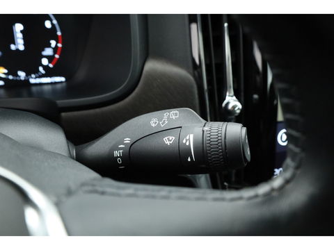 Volvo V90 Cross Country 2.0 T5 Pro | Luchtvering Four-C | Massage | Trekhaak | Pano | Head up | 360 Camera | Blis | Memory |
