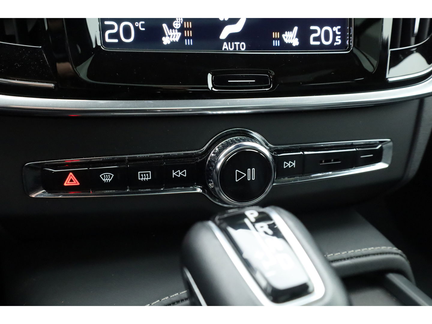 Volvo V90 Cross Country 2.0 T5 Pro | Luchtvering Four-C | Massage | Trekhaak | Pano | Head up | 360 Camera | Blis | Memory |