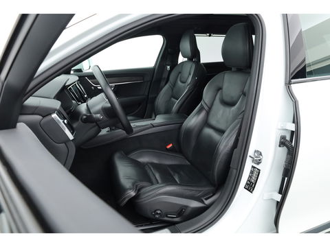 Volvo V90 Cross Country 2.0 T5 Pro | Luchtvering Four-C | Massage | Trekhaak | Pano | Head up | 360 Camera | Blis | Memory |