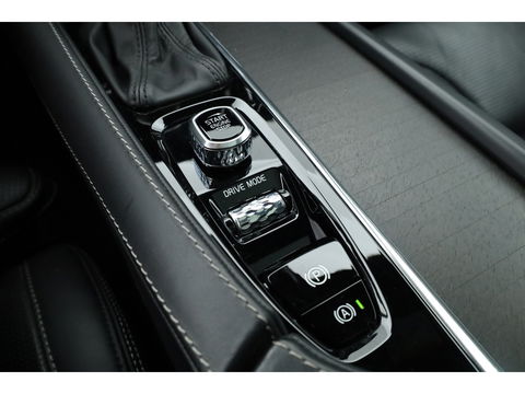 Volvo V90 Cross Country 2.0 T5 Pro | Luchtvering Four-C | Massage | Trekhaak | Pano | Head up | 360 Camera | Blis | Memory |