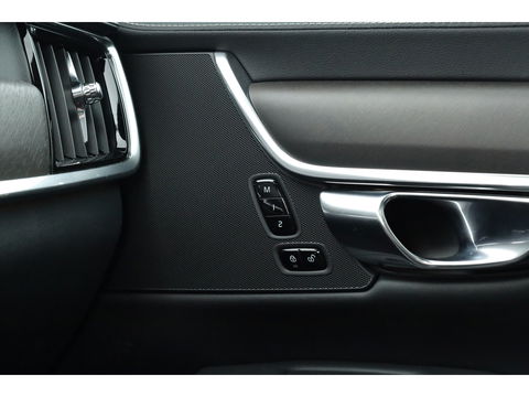 Volvo V90 Cross Country 2.0 T5 Pro | Luchtvering Four-C | Massage | Trekhaak | Pano | Head up | 360 Camera | Blis | Memory |