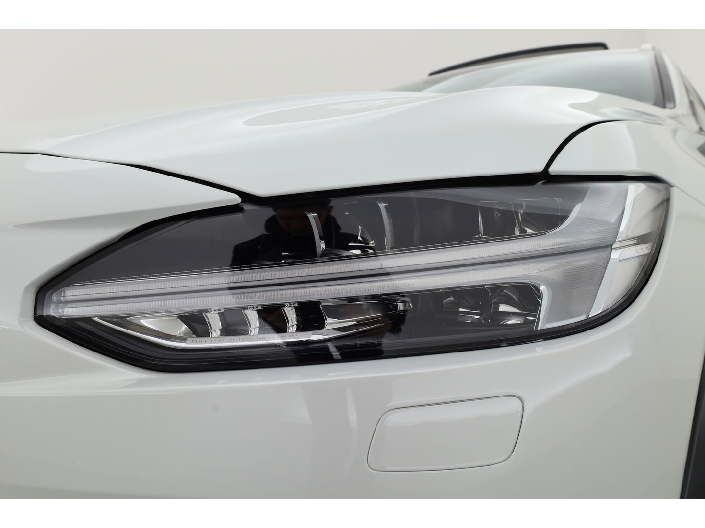 Volvo V90 Cross Country 2.0 T5 Pro | Luchtvering Four-C | Massage | Trekhaak | Pano | Head up | 360 Camera | Blis | Memory |