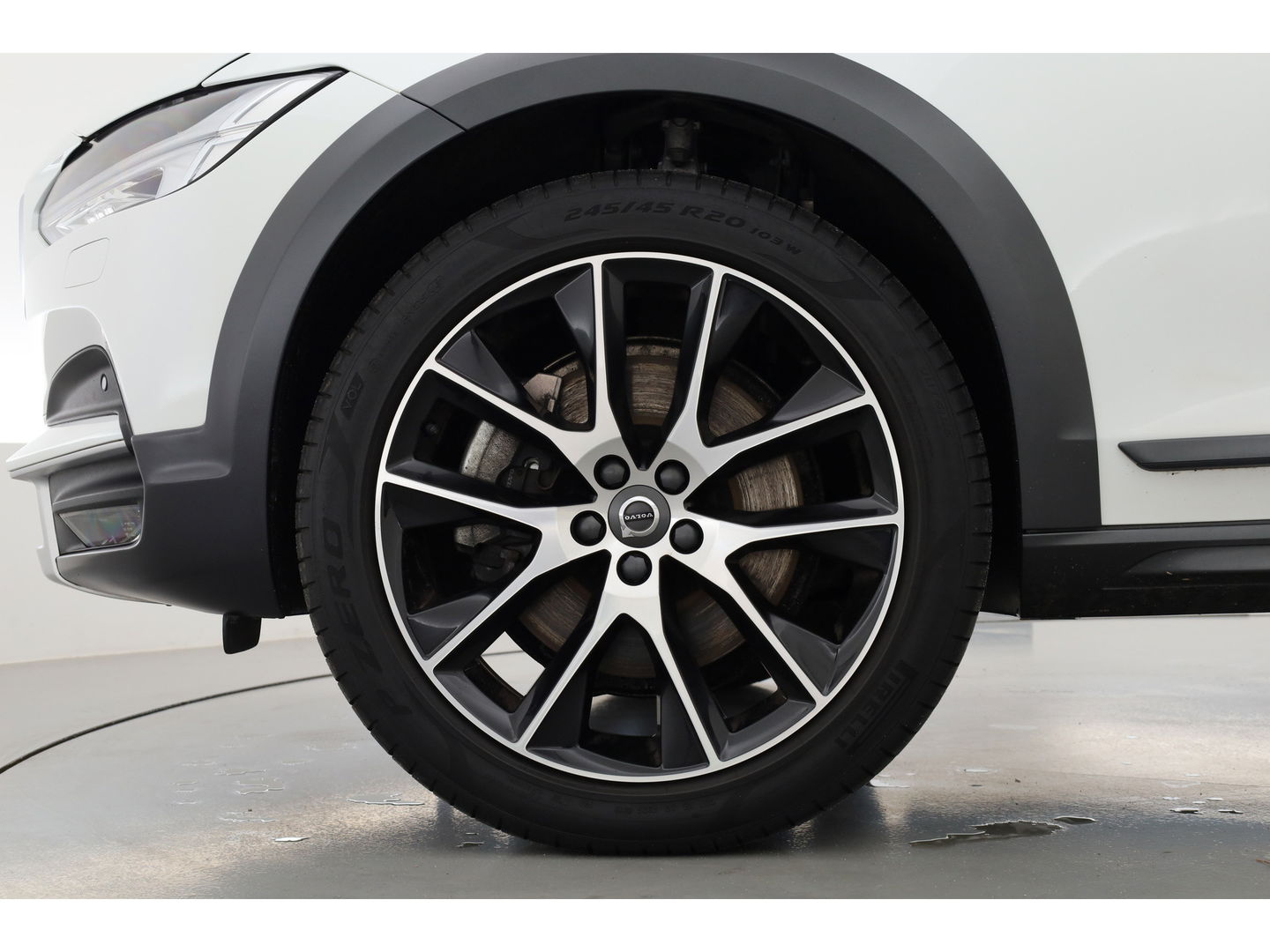 Volvo V90 Cross Country 2.0 T5 Pro | Luchtvering Four-C | Massage | Trekhaak | Pano | Head up | 360 Camera | Blis | Memory |