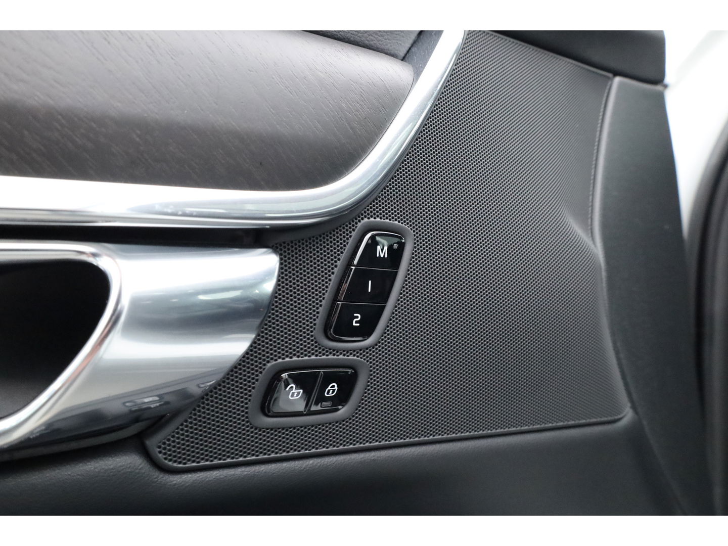 Volvo V90 Cross Country 2.0 T5 Pro | Luchtvering Four-C | Massage | Trekhaak | Pano | Head up | 360 Camera | Blis | Memory |