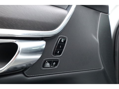 Volvo V90 Cross Country 2.0 T5 Pro | Luchtvering Four-C | Massage | Trekhaak | Pano | Head up | 360 Camera | Blis | Memory |