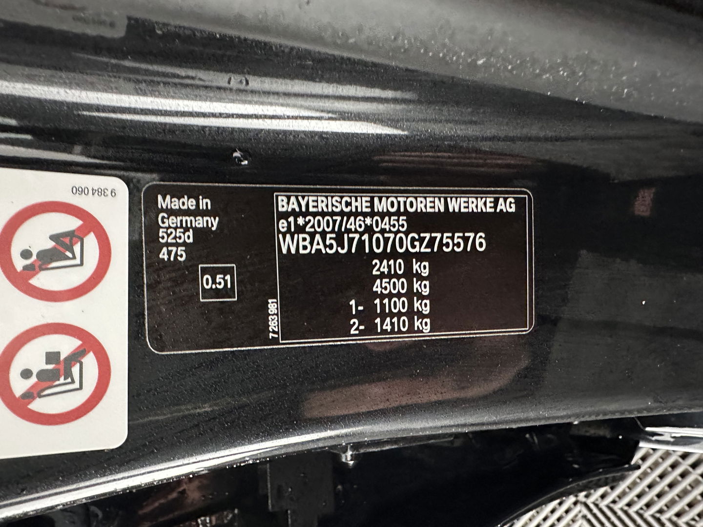 BMW 5 Serie Touring 525d High Executive Luxury-Line Aut.*PANO | LEATHER | BI-XENON | DIGI-COCKPIT | HARMAN/KARDON | MEMORY-PACK | HEATED-COMFORTSEATS | NAVI-FULLMAP | ECC | PRIVACYGLASS | CAMERA | LANEASSIST | PDC | TOWBAR | 18"ALU*