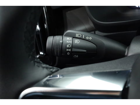 Volvo XC40 1.5 T4 Plug-in hybrid Ultimate Dark | Pano-dak | Leder | 360 camera | Voorruitverw. | Adap. Cruise | Blis | H&K audio |