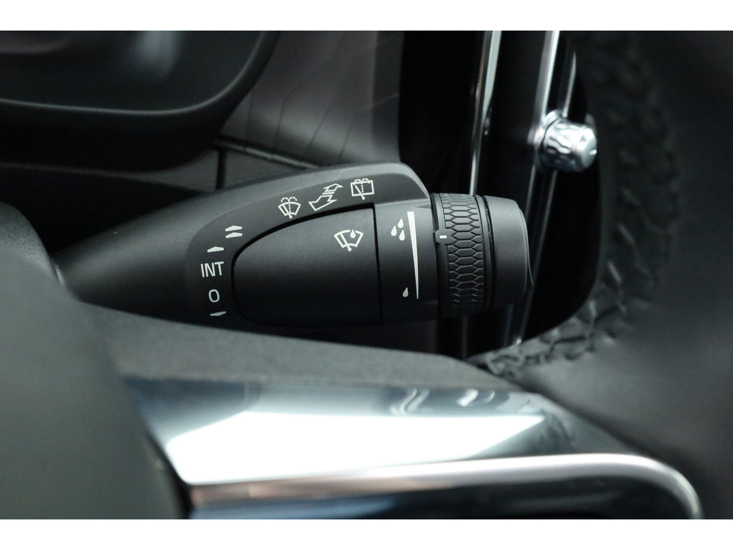 Volvo XC40 1.5 T4 Plug-in hybrid Ultimate Dark | Pano-dak | Leder | 360 camera | Voorruitverw. | Adap. Cruise | Blis | H&K audio |