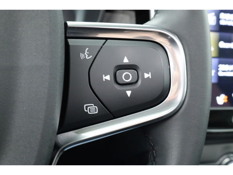 Volvo XC40 1.5 T4 Plug-in hybrid Ultimate Dark | Pano-dak | Leder | 360 camera | Voorruitverw. | Adap. Cruise | Blis | H&K audio |