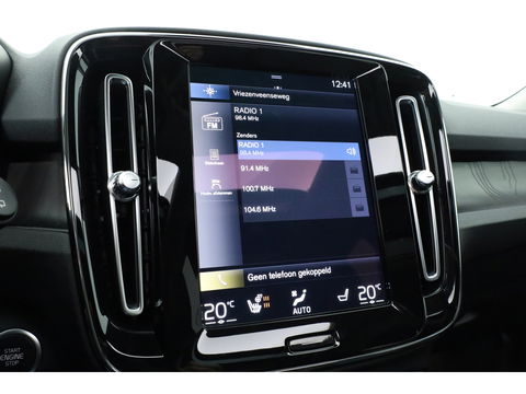 Volvo XC40 1.5 T4 Plug-in hybrid Ultimate Dark | Pano-dak | Leder | 360 camera | Voorruitverw. | Adap. Cruise | Blis | H&K audio |