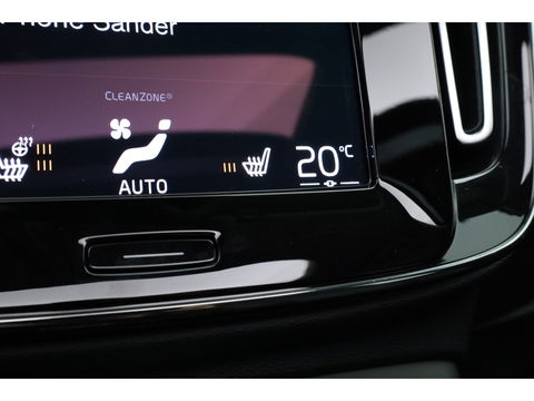 Volvo XC40 1.5 T4 Plug-in hybrid Ultimate Dark | Pano-dak | Leder | 360 camera | Voorruitverw. | Adap. Cruise | Blis | H&K audio |