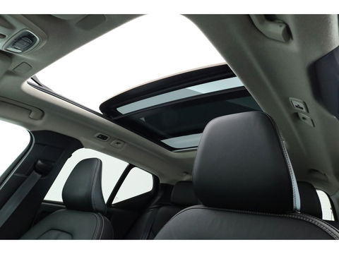 Volvo XC40 1.5 T4 Plug-in hybrid Ultimate Dark | Pano-dak | Leder | 360 camera | Voorruitverw. | Adap. Cruise | Blis | H&K audio |