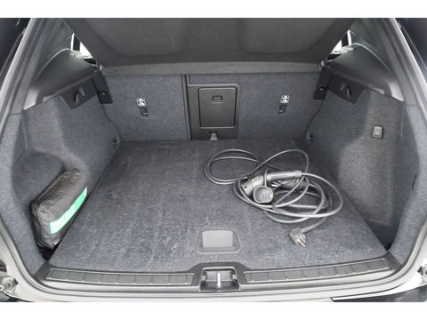 Volvo XC40 1.5 T4 Plug-in hybrid Ultimate Dark | Pano-dak | Leder | 360 camera | Voorruitverw. | Adap. Cruise | Blis | H&K audio |